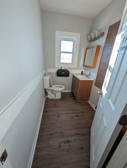 More Photos Of 4104 Bladensburg Rd, Brentwood Freestanding For Lease