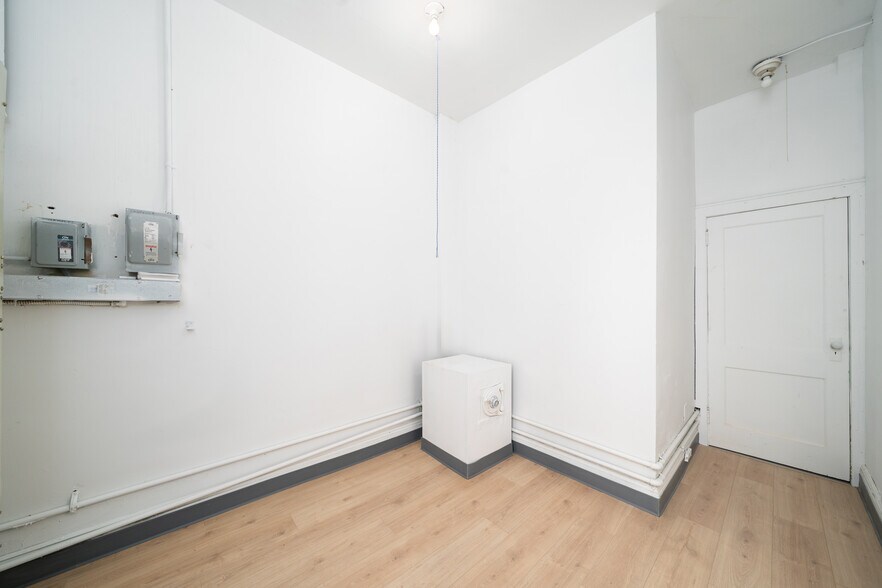 More Photos Of 3600 Bergenline Ave, Union City Storefront Retail Office For Lease