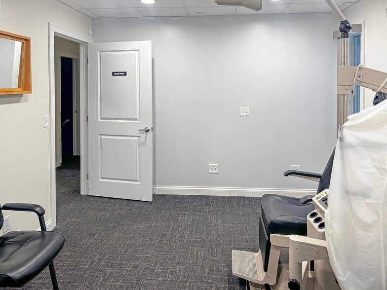 More Photos Of 7046 Brooklyn Blvd, Brooklyn Center Medical For Sale