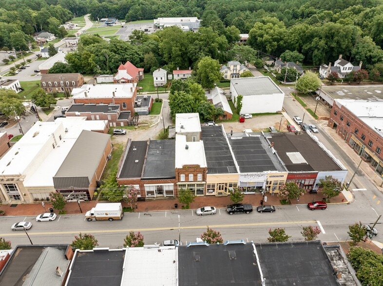 More Photos Of 132 S Main St, Warrenton Storefront For Sale