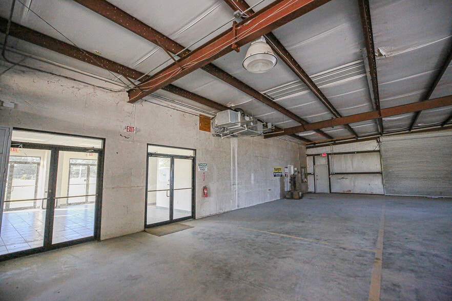 More Photos Of 4425 W US 98, Perry Manufacturing For Sale