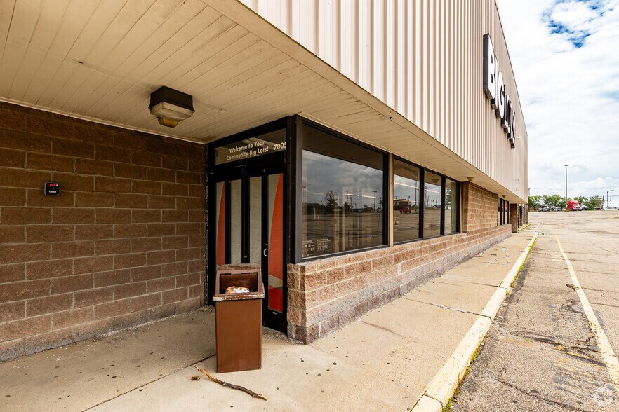 More Photos Of 7005 Clairton Rd, West Mifflin General Retail For Sale