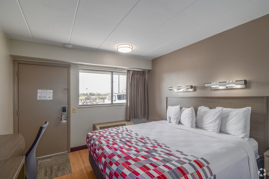 More Photos Of 2939 S Arlington Rd, Akron Hotel For Sale