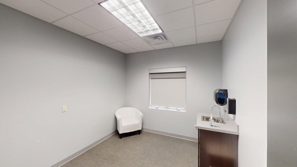 More Photos Of 1192 E Pershing Rd, Decatur Medical For Lease
