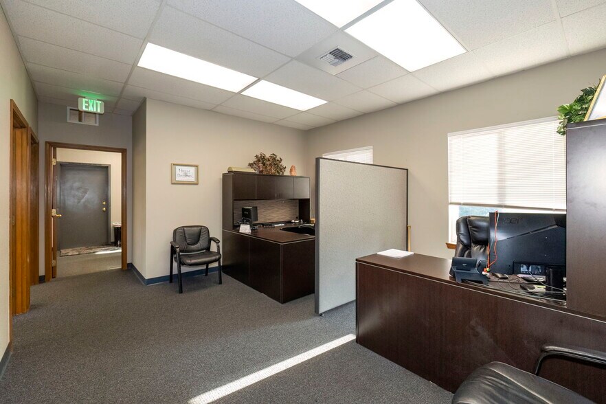 More Photos Of 104 Tremont Ave, Port Orchard Medical For Sale