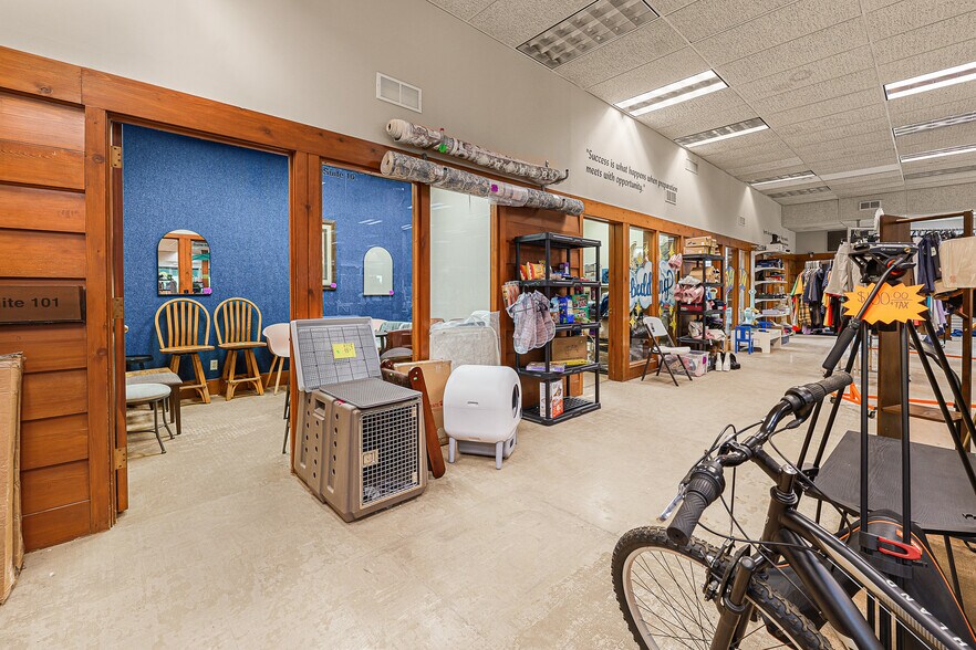 More Photos Of 254 Winnebago Dr, Fond Du Lac Office For Sale