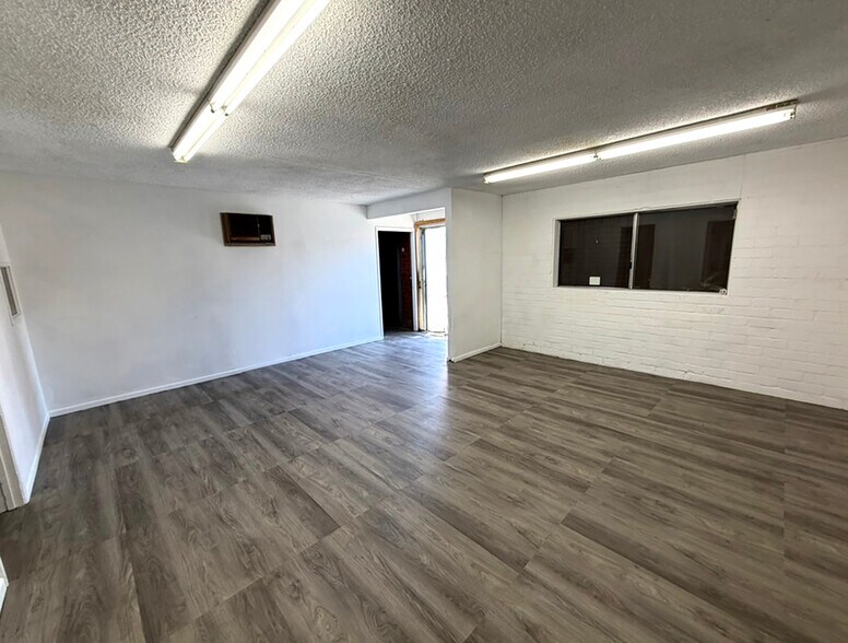 More Photos Of 725 Stanford Ave, Los Angeles Warehouse For Sale