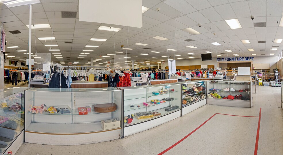 More Photos Of 44201-44247 N 10th St W, Lancaster Unknown For Lease