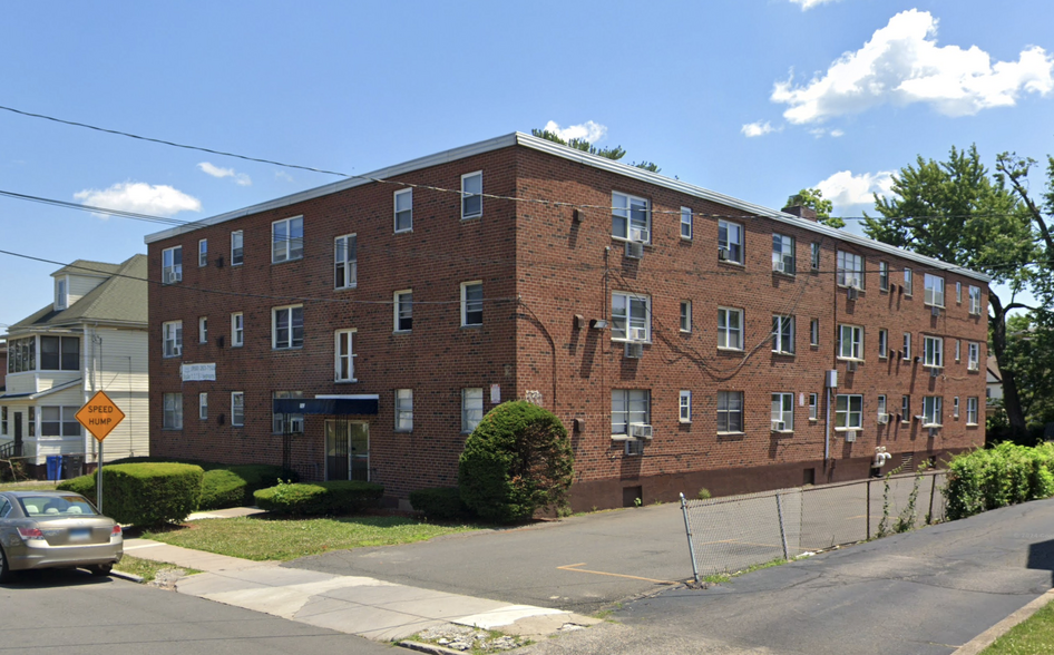 Primary Photo Of 109 Adelaide St, Hartford Apartments For Sale