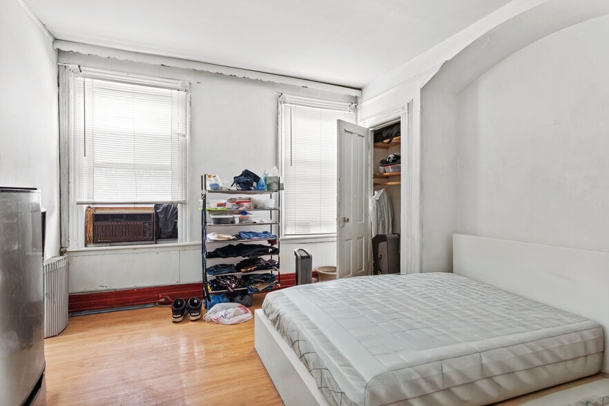 More Photos Of 350 E 193rd St, Bronx Apartments For Sale