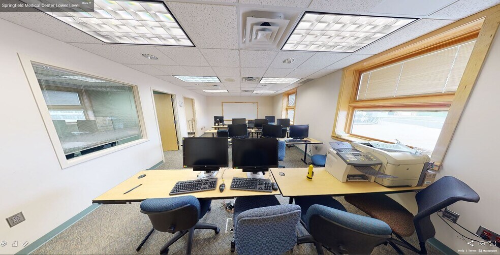 More Photos Of 625 N Jackson Ave, Springfield Healthcare For Sale