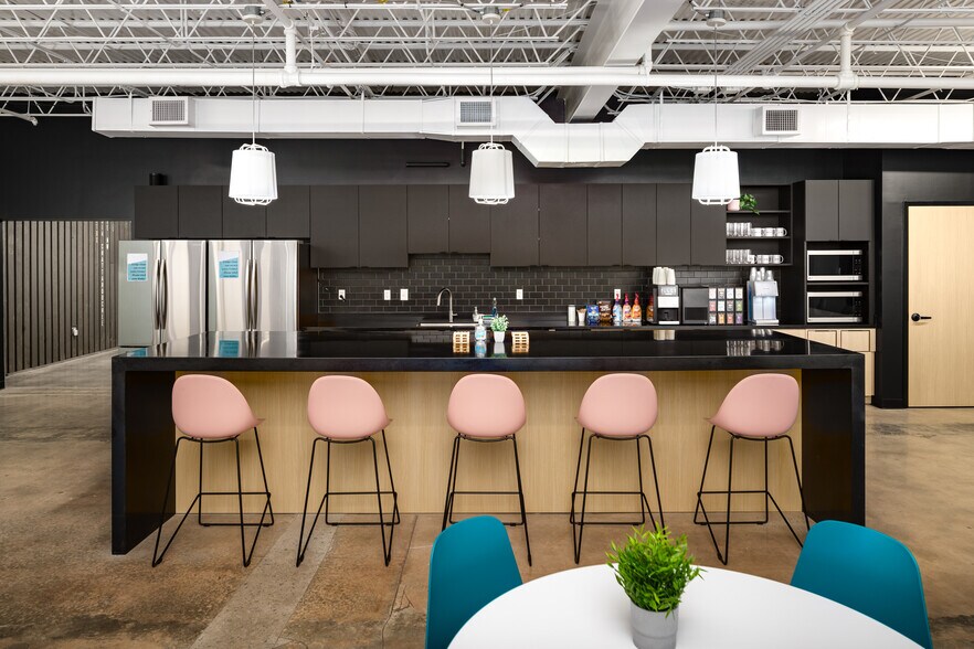 More Photos Of 1314 Chattahoochee Ave NW, Atlanta Warehouse For Lease