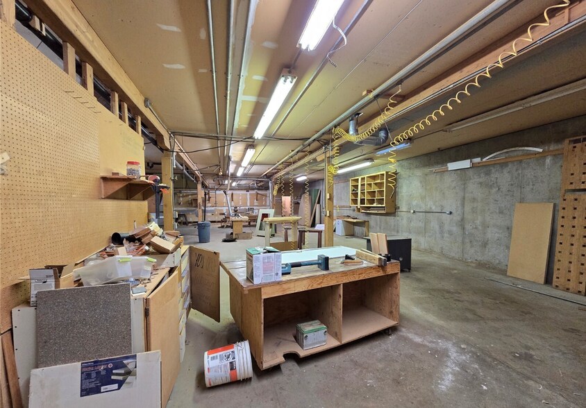 More Photos Of 633 E Pioneer Ave, Montesano Office For Lease