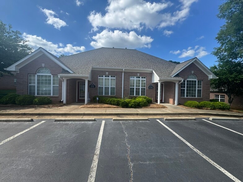 More Photos Of 2400-2402 Abbey Ct, Alpharetta Office For Sale