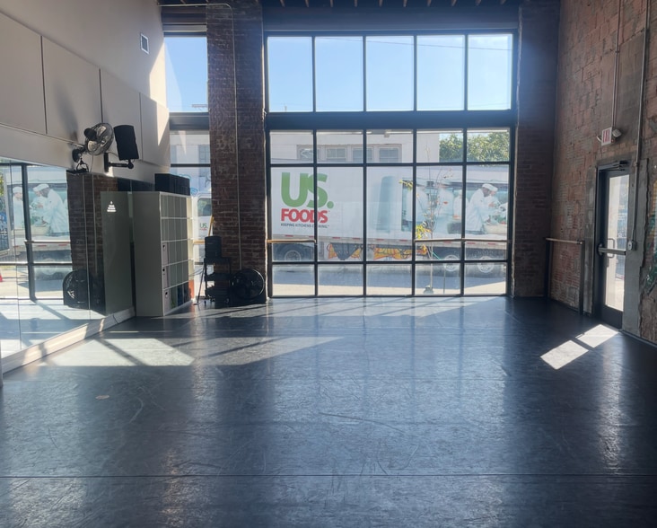 More Photos Of 1700 Locust St, Kansas City Loft Creative Space For Lease