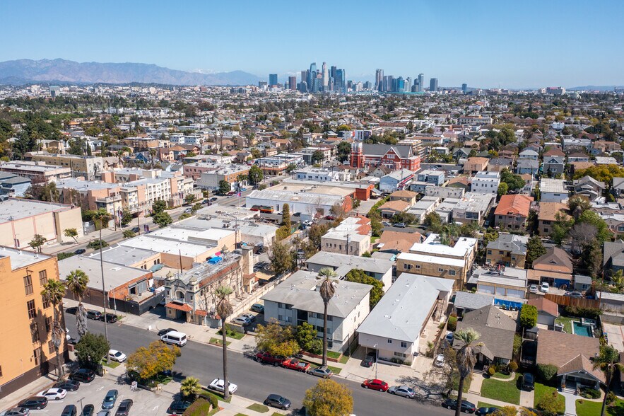 More Photos Of 2622 S Hobart Blvd, Los Angeles Apartments For Sale