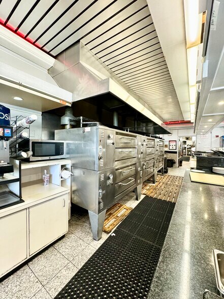 More Photos Of 908-912B Hempstead Tpke, Franklin Square Restaurant For Sale