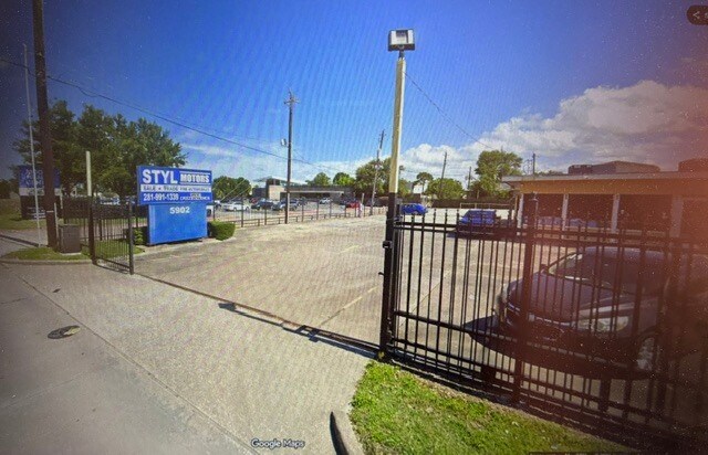More Photos Of 5902 Spencer Hwy, Pasadena Auto Dealership For Lease