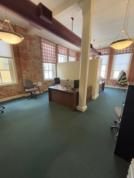 More Photos Of 201 N 3rd St, Hannibal Office For Sale
