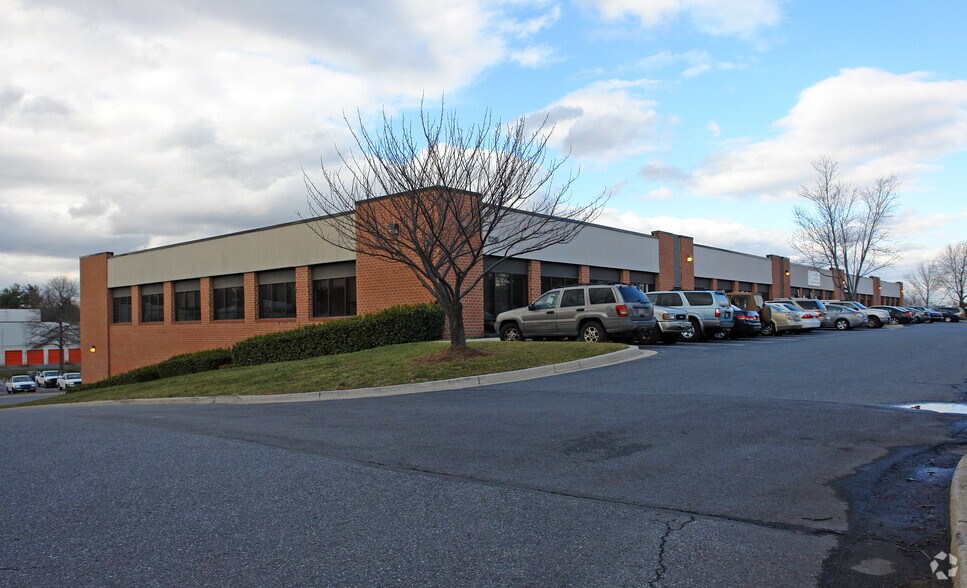 More Photos Of 220 Girard St, Gaithersburg Flex For Lease