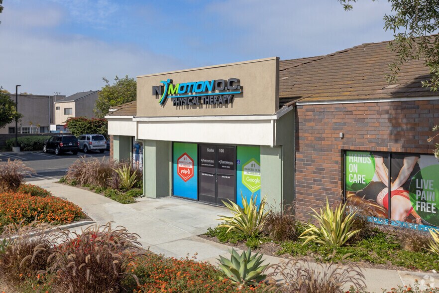 More Photos Of 16561 Bolsa Chica St, Huntington Beach Restaurant For Lease