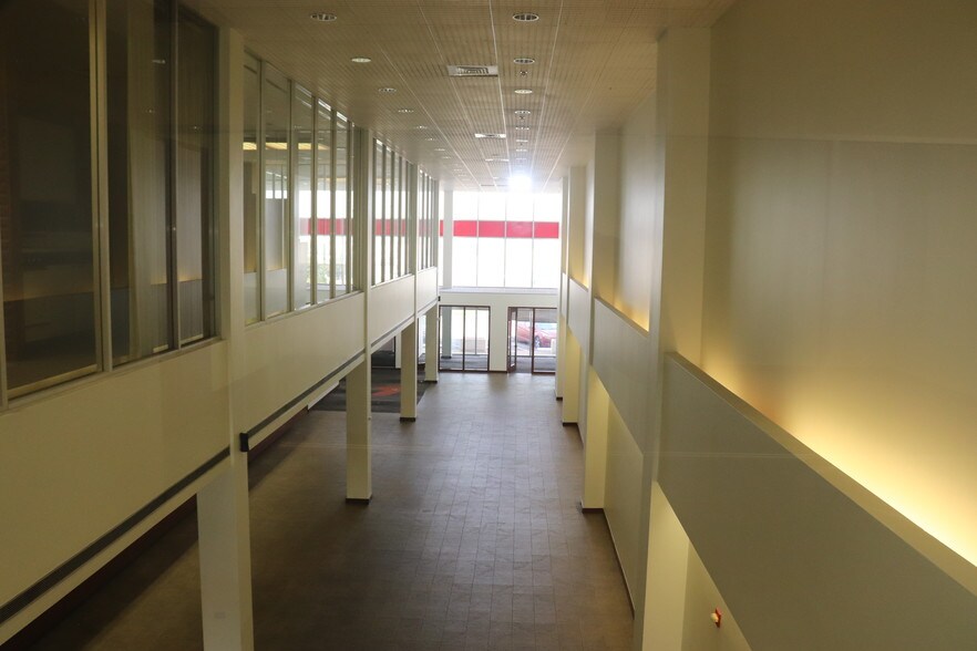 More Photos Of 2520 W Irving Blvd, Irving Office For Lease