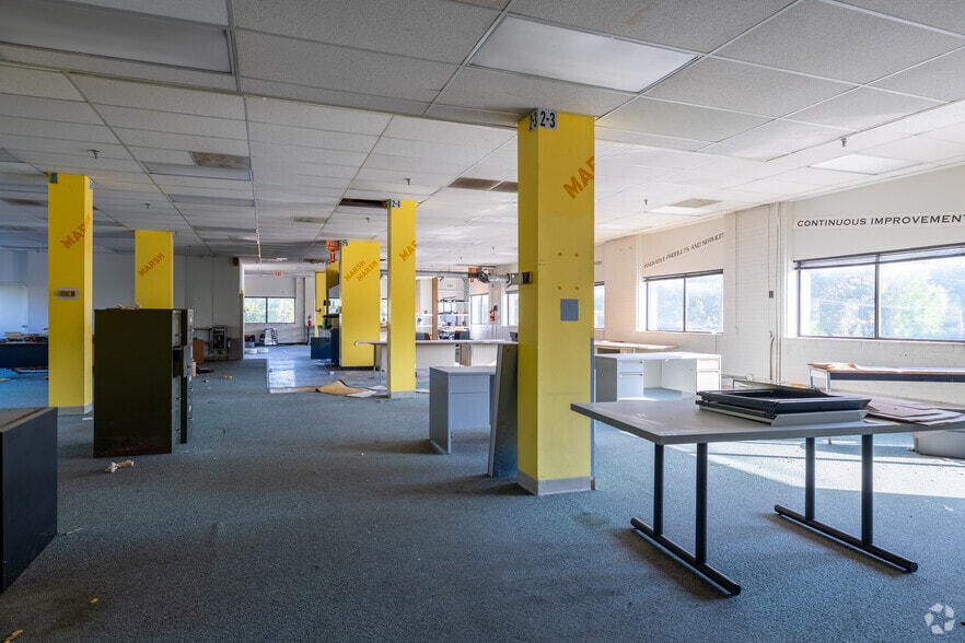 More Photos Of 707 E B St, Belleville Warehouse For Sale