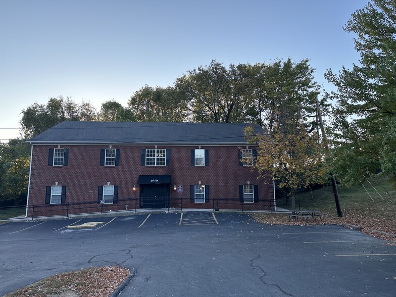 Primary Photo Of 1910 Garden Springs Dr, Lexington Office For Lease