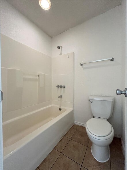 More Photos Of 214 Locust St, Sulphur Springs Apartments For Sale