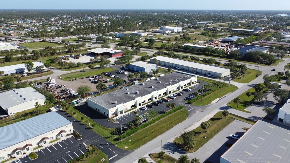 More Photos Of 5570 Lee St, Lehigh Acres Light Manufacturing For Lease