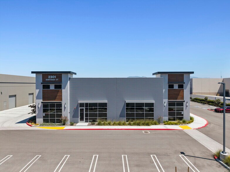 More Photos Of 2301 Santiago Ct, Oxnard Distribution For Sale