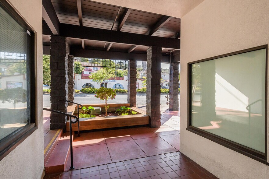 More Photos Of 1501 El Camino Real, Belmont Storefront Retail Office For Lease