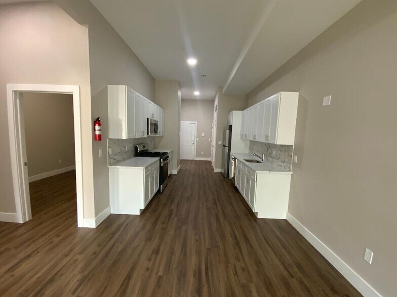 More Photos Of 120 Elm St, Newark Apartments For Lease