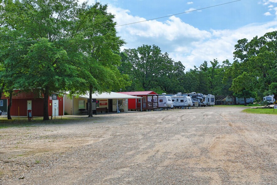 More Photos Of 1083 N 4290 Rd, Hugo Hotel For Sale