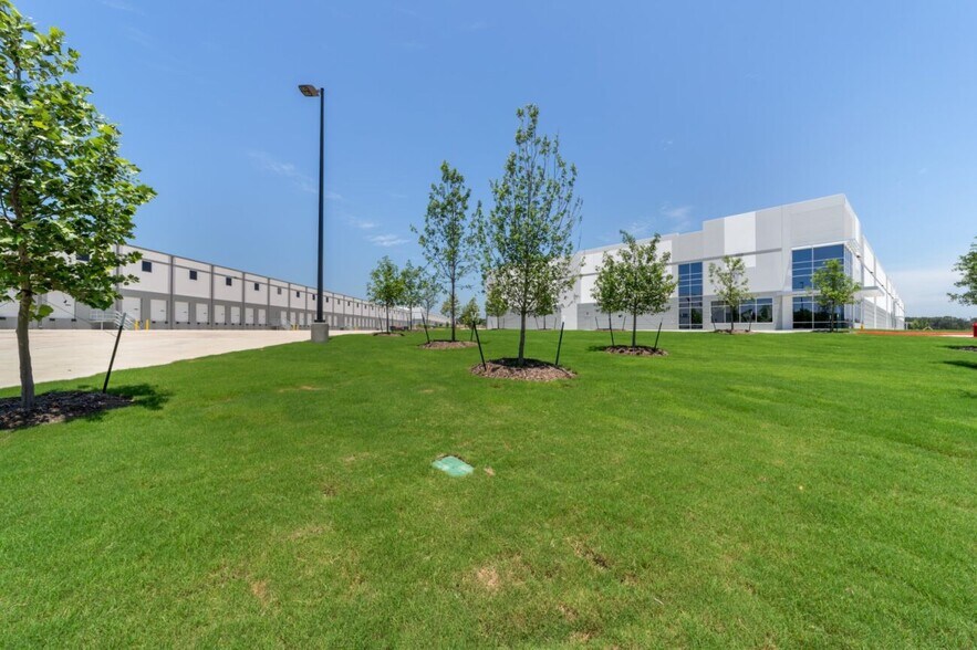 More Photos Of West Avenue and Wurzbach Parkway, San Antonio Unknown For Lease