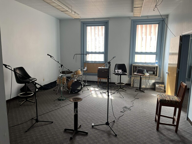 More Photos Of 101 Central Ave, Great Falls Storefront Retail Office For Sale