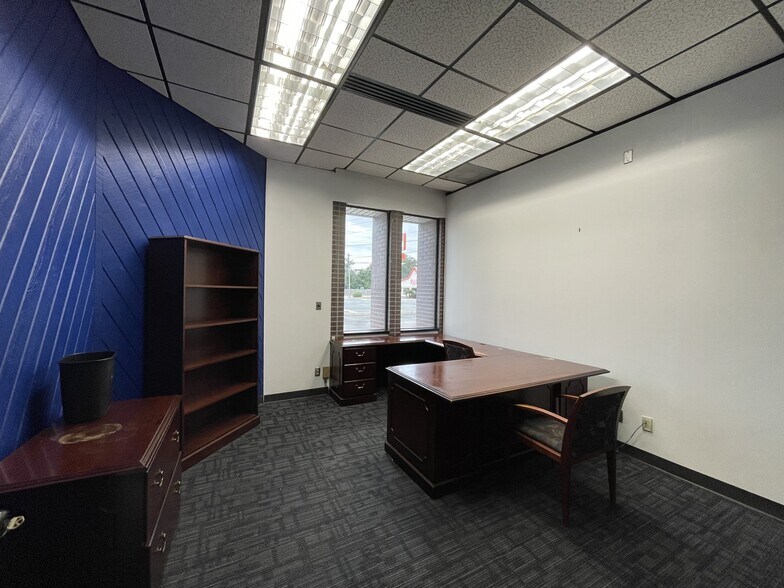 More Photos Of 6701 Davis Hwy, Pensacola Bank For Sale