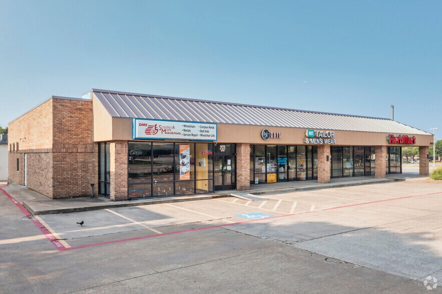 More Photos Of 4010 W 15th St, Plano General Retail For Lease