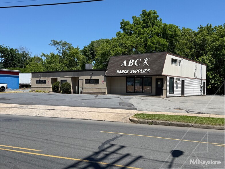 More Photos Of 1915 Kutztown Rd, Reading General Retail For Lease