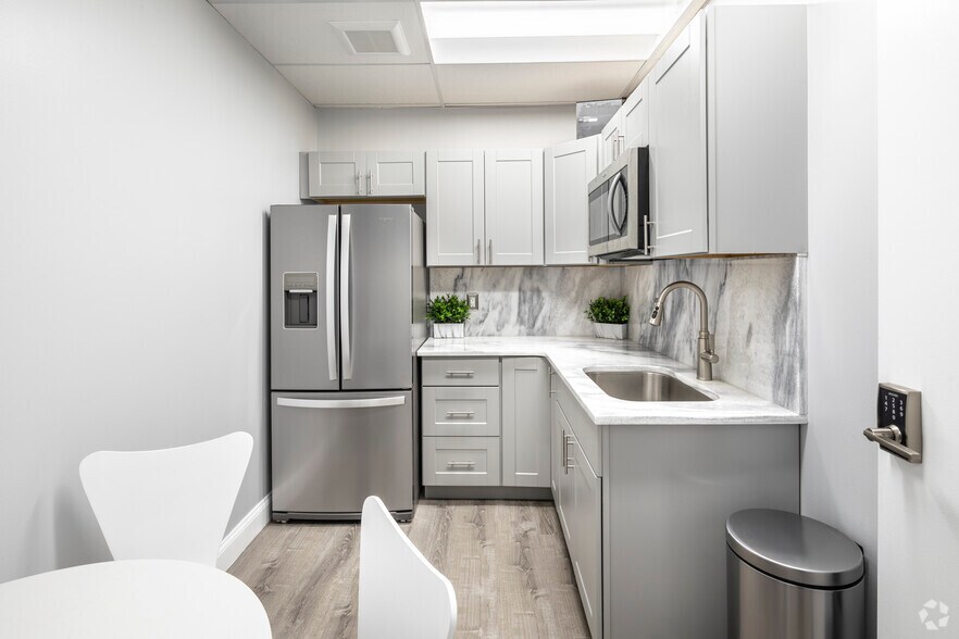 More Photos Of 13000 Harbor Center Dr, Woodbridge Office For Lease