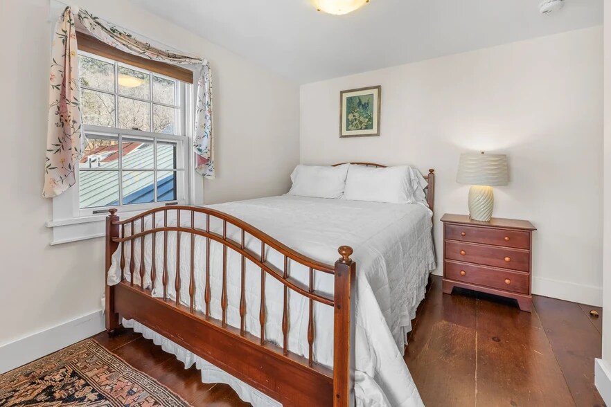 More Photos Of 31 Huntington Pl, Rochester Apartments For Sale
