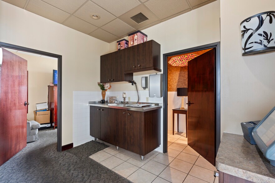 More Photos Of 824 Paul Bunyan, Bemidji Restaurant For Sale