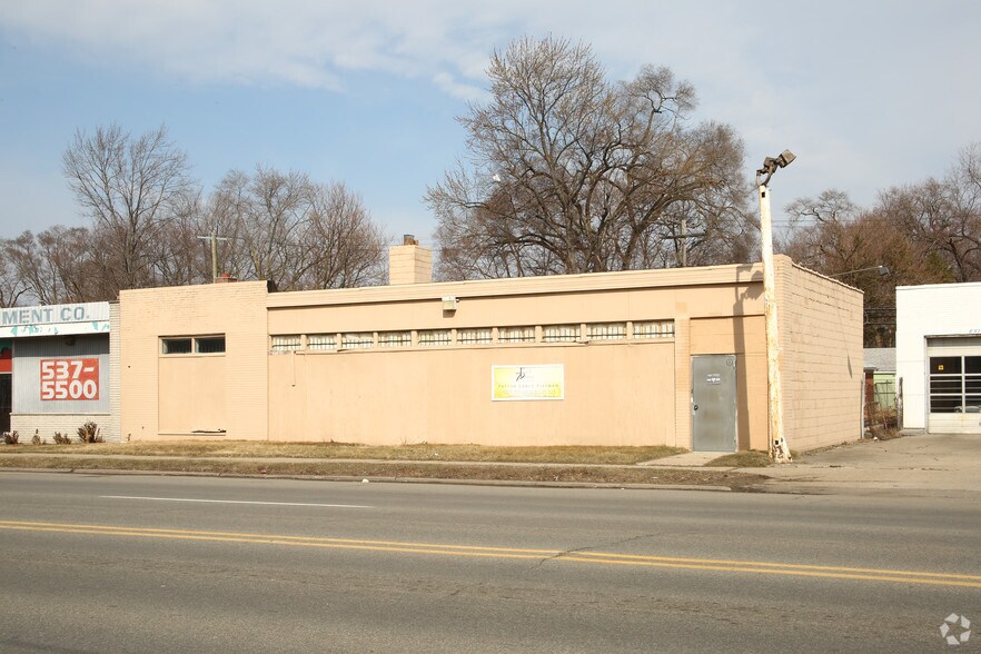 Primary Photo Of 19030 W McNichols Rd, Detroit Freestanding For Lease