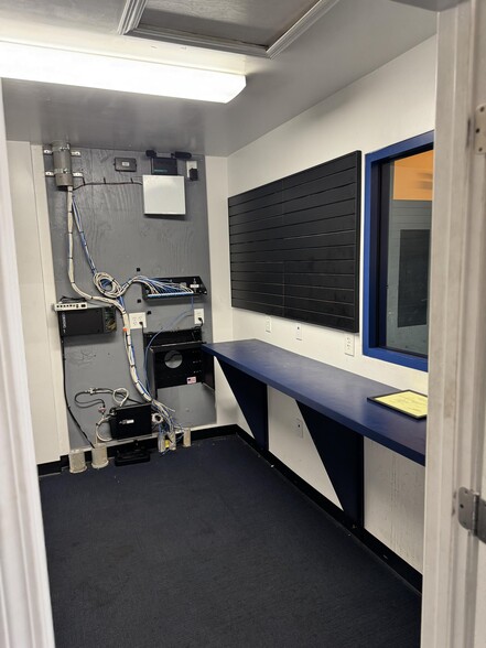 More Photos Of 11430 Tara Blvd, Hampton Freestanding For Lease