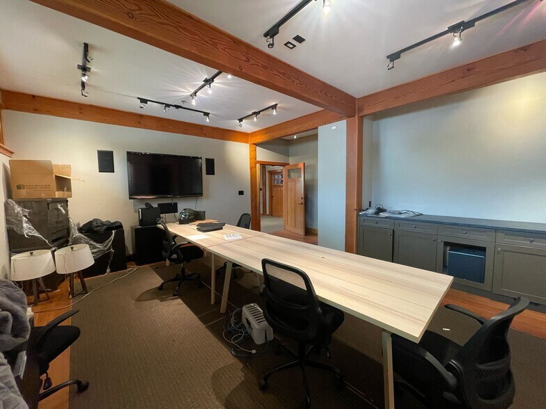 More Photos Of 26020 31B Ave, Langley Twp Flex For Lease