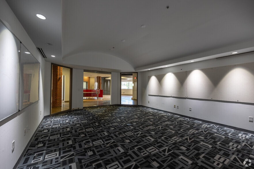 More Photos Of 1200 White St SW, Atlanta General Retail For Lease