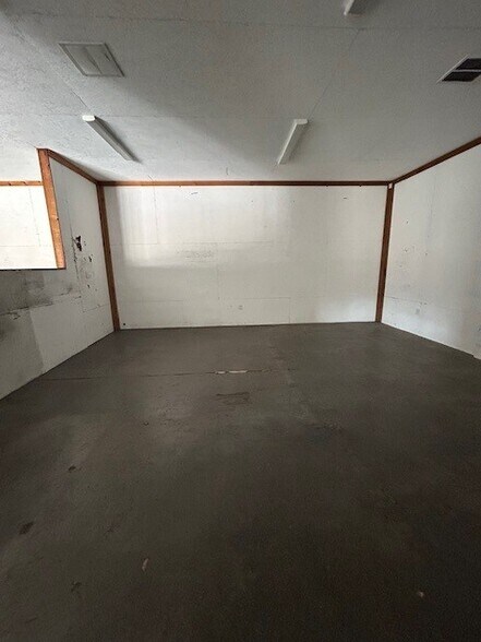 More Photos Of 160 S General Bruce Dr, Temple Warehouse For Lease
