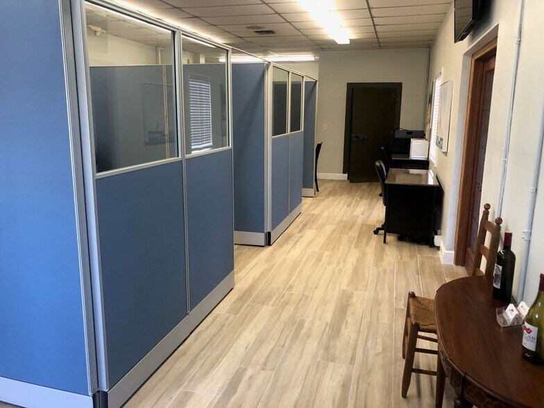 More Photos Of 1315 N Dixie Hwy, Lake Worth Office Residential For Sale