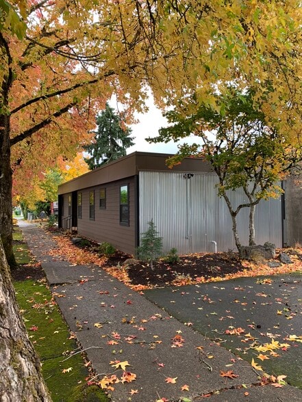 More Photos Of 1745 23rd St SE, Salem Warehouse For Lease