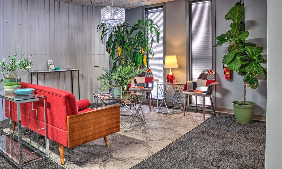 More Photos Of 8790-8800 F St, Omaha Coworking Space